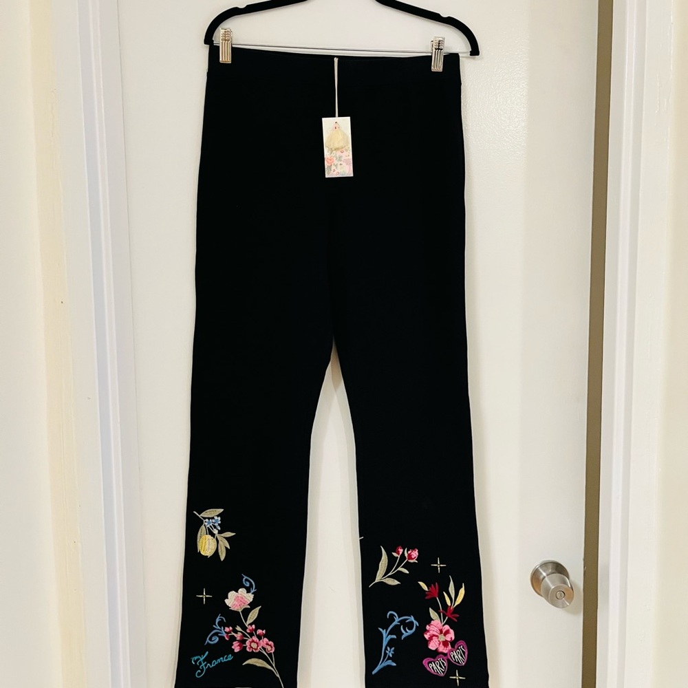 Johnny Was Black Floral Embroidered Leggings